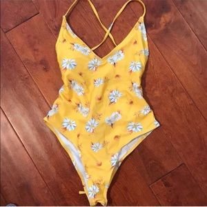 Low-back One Piece Swimsuit